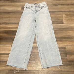 Banana Republic Light Wash Wide Leg Jeans Petite 0